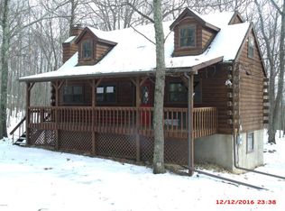 608 Whippoorwill Dr, Bushkill, PA 18324