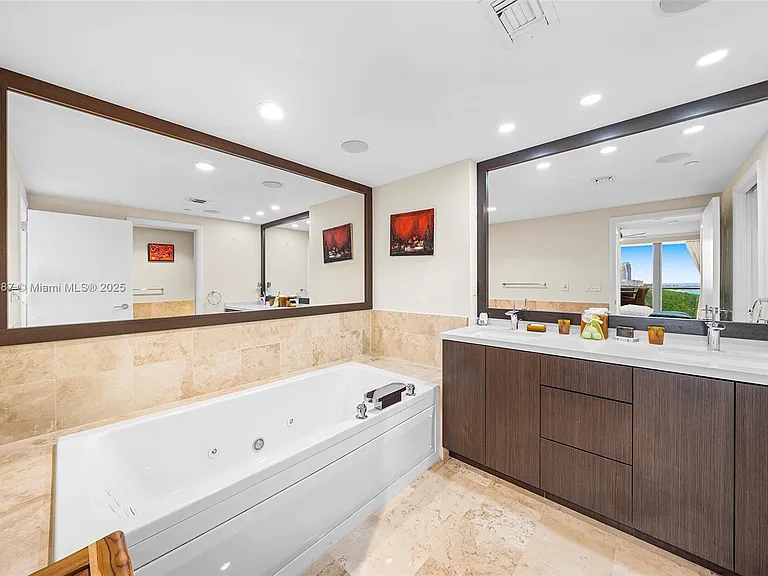 1455 Ocean Dr #1003 — Photo 22