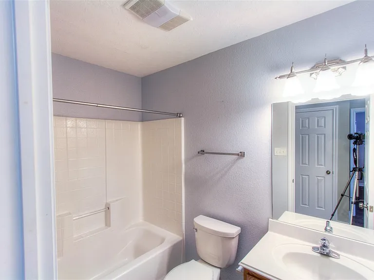 1508 Bluefield Ct — Photo 15
