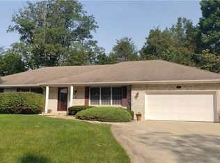 5 Devonshire Dr, Danville, IL 61834
