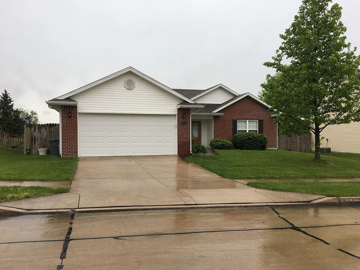 Building Photo - 2206 Windstone Dr