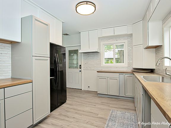 4th image of 2210 Edina Blvd