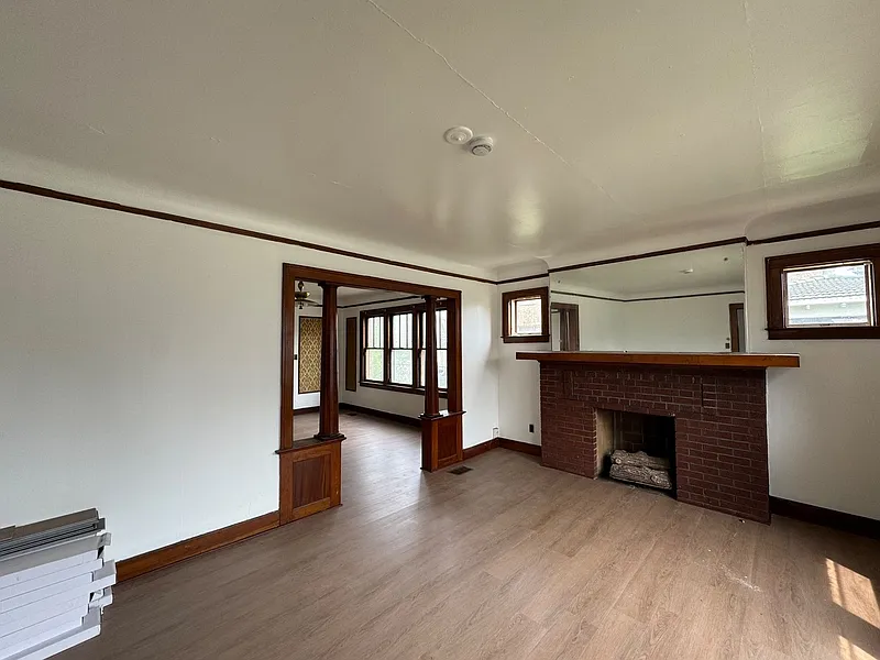 3 bed, 2.0 bath, 1900 sqft, $1,400 — Photo 4