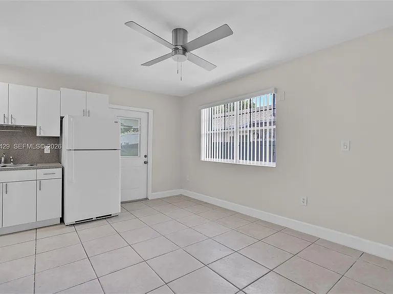 2309 SW 62nd Ave #A — Photo 6