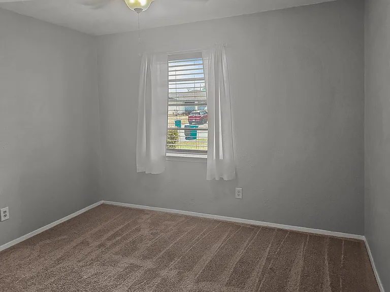 701 Idlewilde Dr — Photo 15