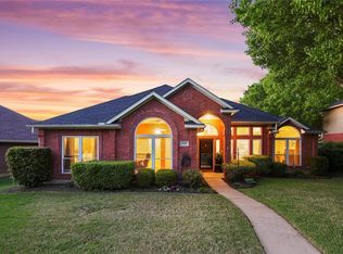 1407 Primrose Ln, Lewisville, TX 75077