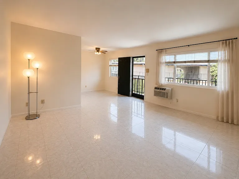 3907 La Crescenta Ave #207 — Photo 3