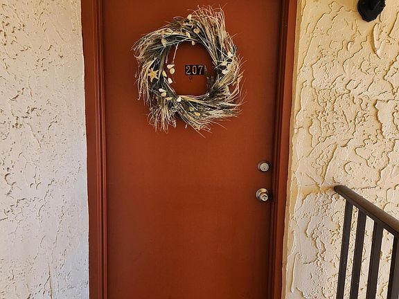 2nd image of 207 San Juan Cir