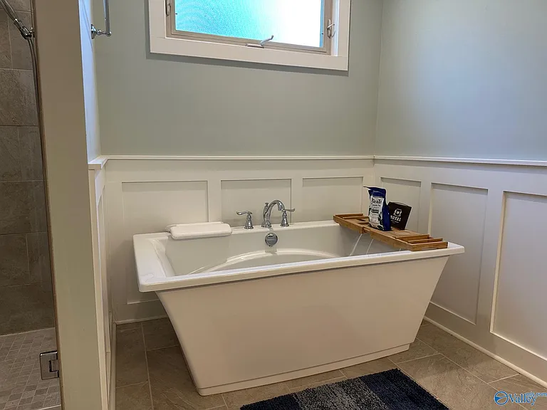 211 Blackoak Dr — Photo 17