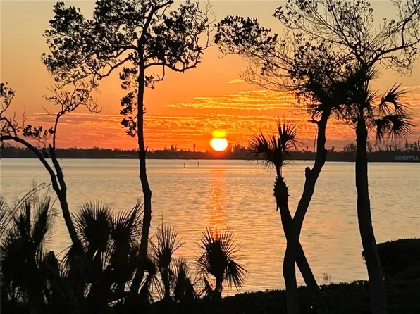 76 Tidy Island Blvd, Bradenton, FL 34210