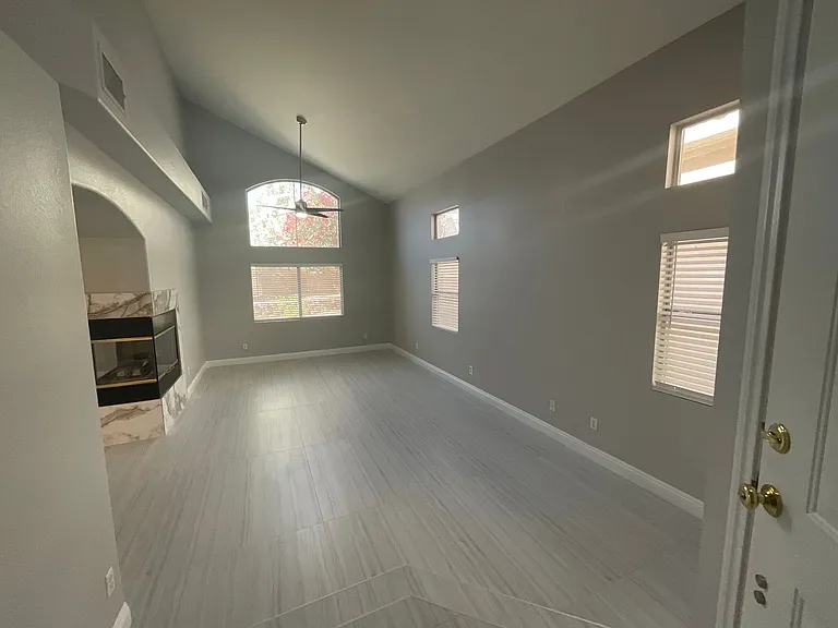 8313 Valleybreeze Ave — Photo 5