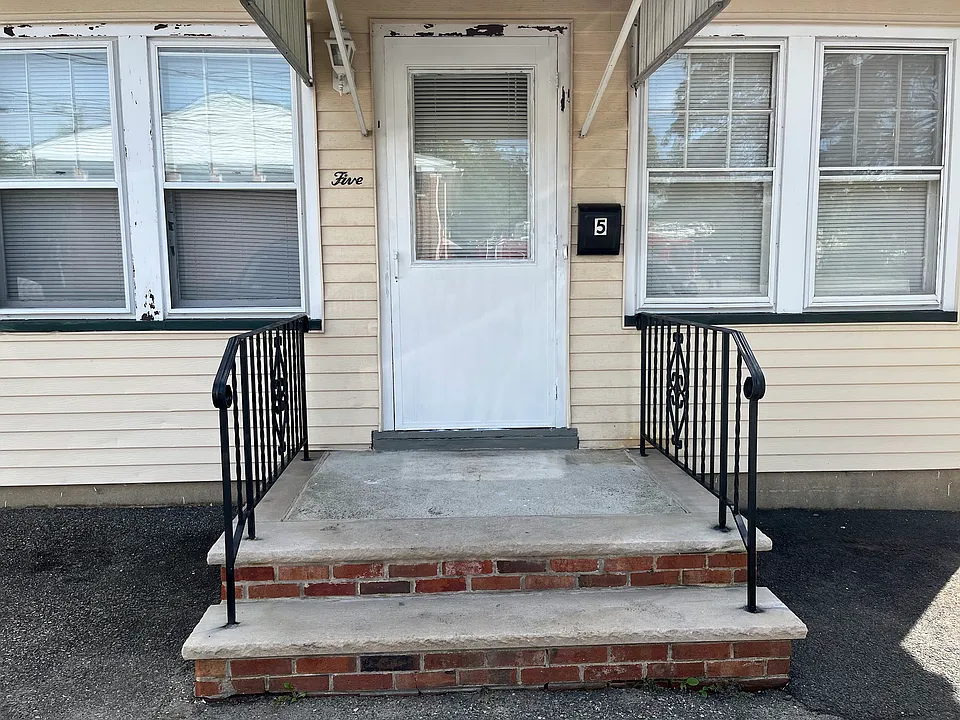 5 Burnham Rd