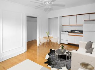 596 West Hawthorne, Chicago, IL 60657