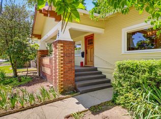 307 N Main St, Ashland, OR 97520