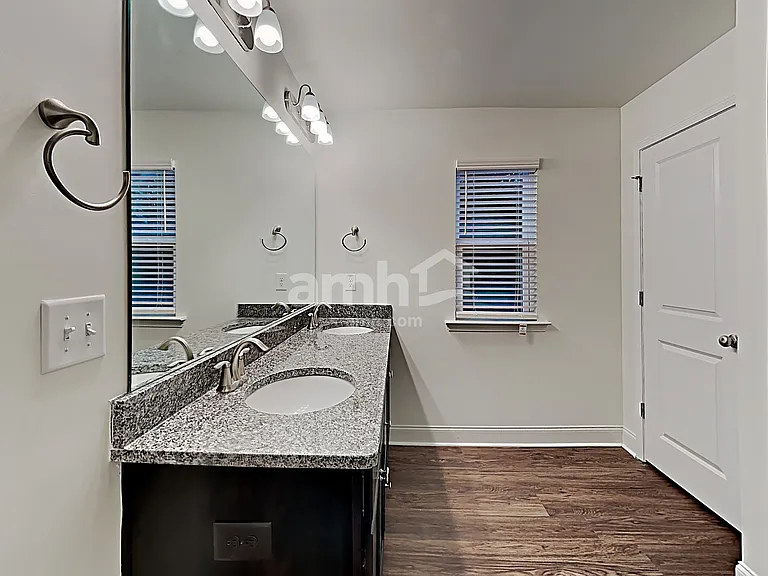 661 Woodall Rd — Photo 12