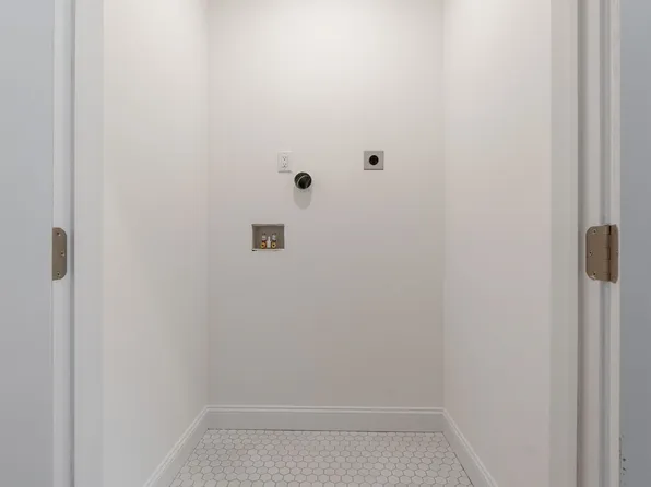 1380 Clove Road image 34 of 40