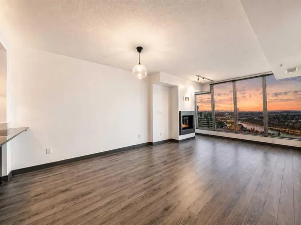 888 S 4th Ave SW #1902, Calgary, AB T2P 0V2