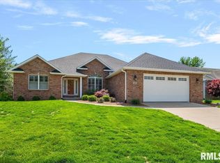 4356 Creek Dr, Springfield, IL 62711