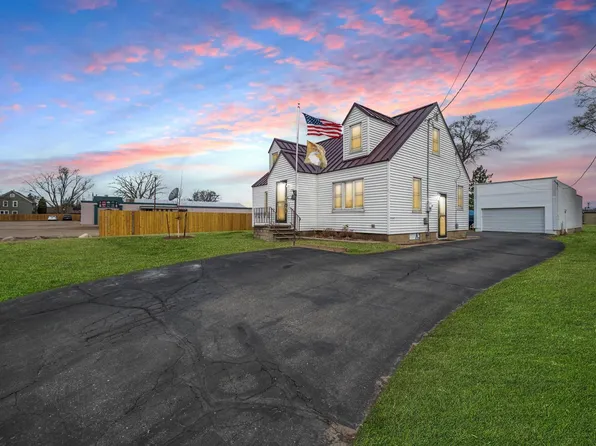 1732 4th St NW, Faribault, MN 55021