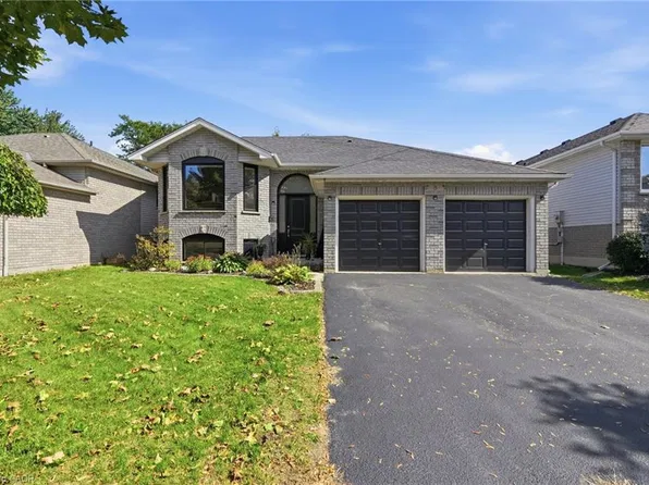 8 Moyle Dr, Brantford, ON N3V 1E5