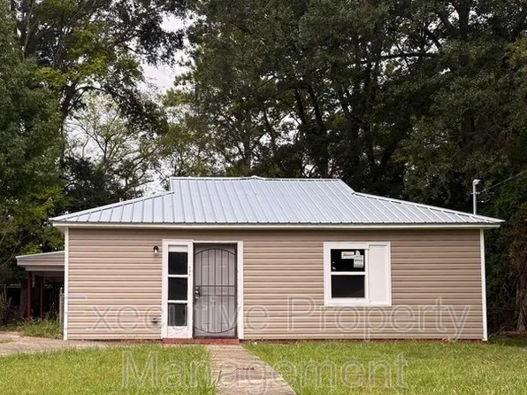109 Houston Dr, Bessemer, AL 35020