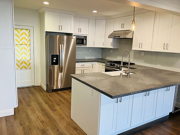 2nd image of 221 Corona Ave #A