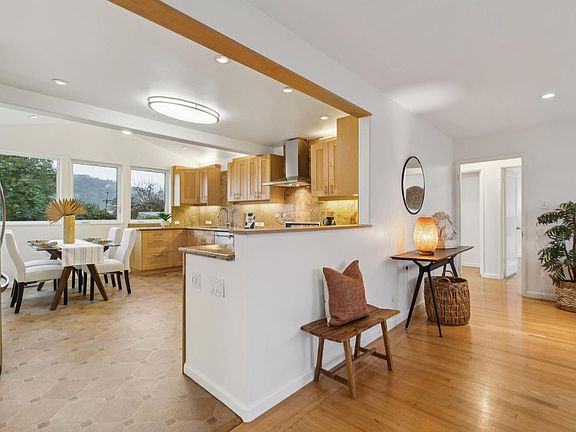 3rd image of 101 Vendola Drive