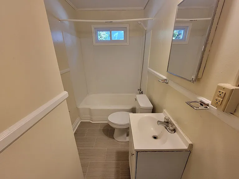 2034 Walker Ave — Photo 7