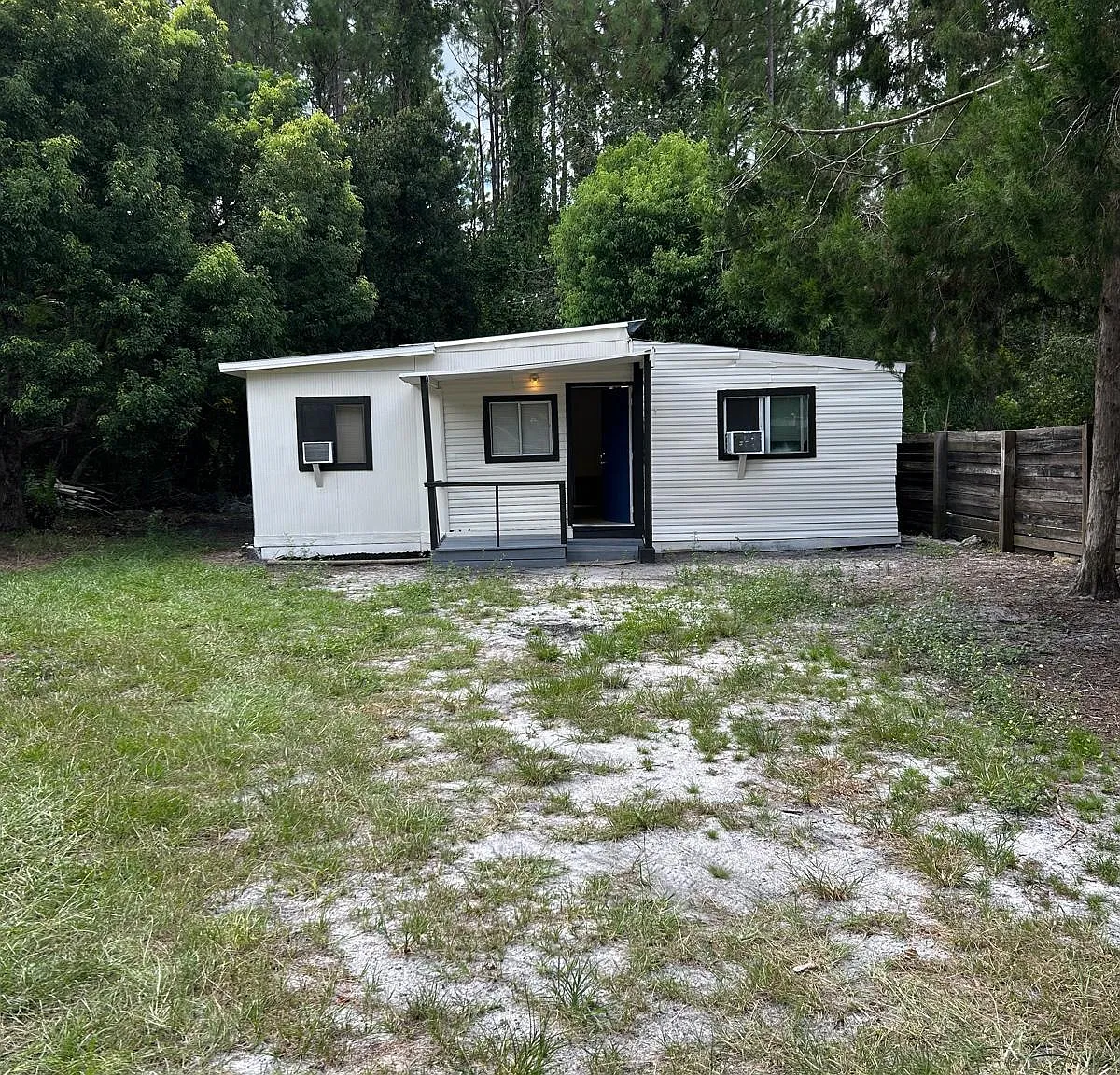 2 bed, 750 sqft, $1,300 — Photo 1