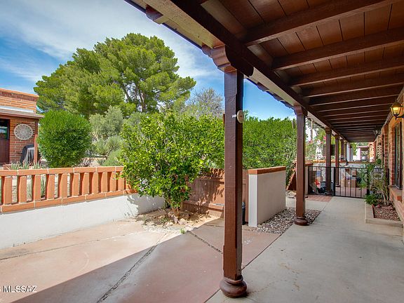 3rd image of 403 S Paseo Tierra