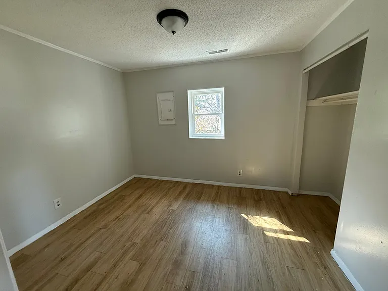 1703 Singleton St #C — Photo 4