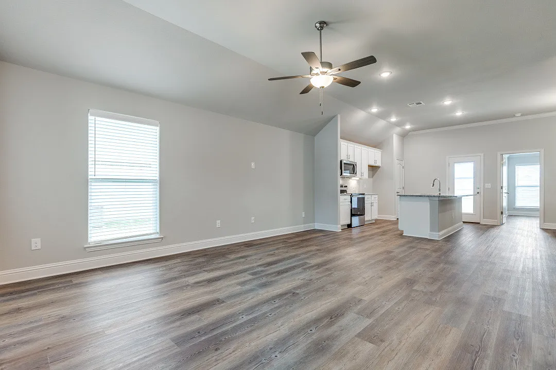 3 bed, 1450 sqft, $1,950 — Photo 3