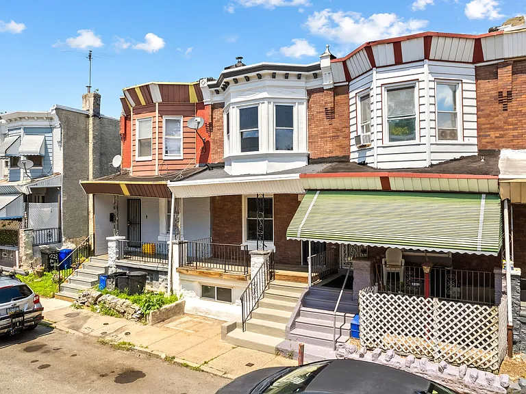 1329 S Lindenwood St — Photo 32
