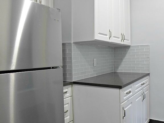 4th image of 229 W 101st St #3EE