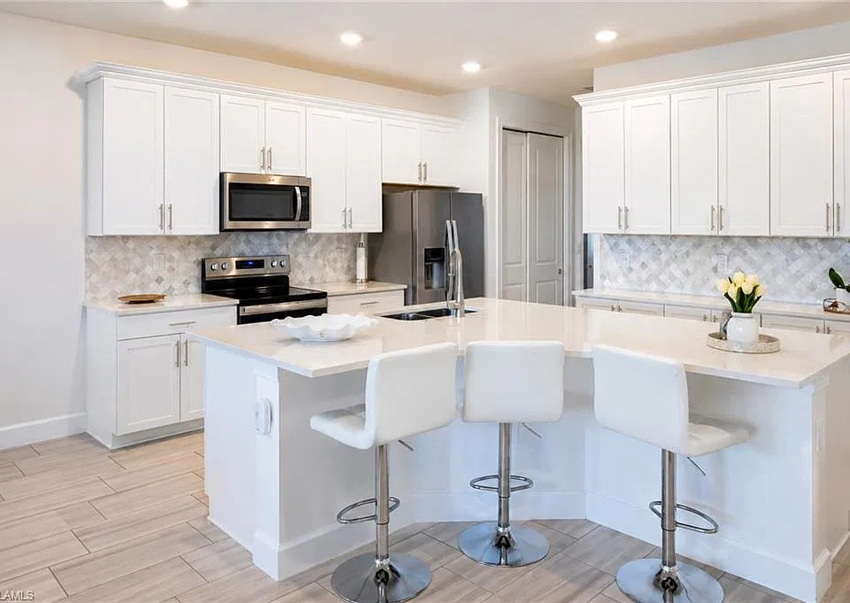 4153 Sonoma Oaks Cir
