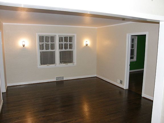 4th image of 4744 Falmouth St