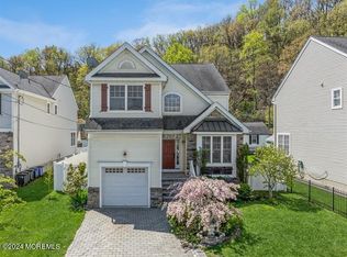 345 Shore Dr, Highlands, NJ 07732
