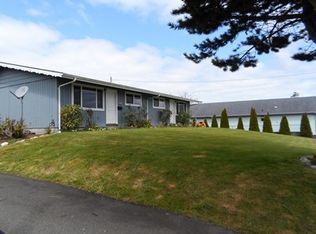 2398 Broadway St APT D, North Bend, OR 97459