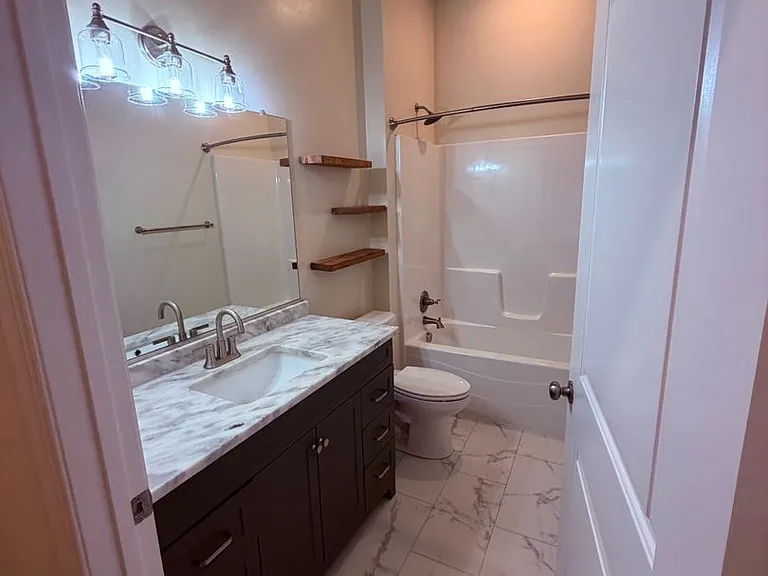 2910 Q St — Photo 28