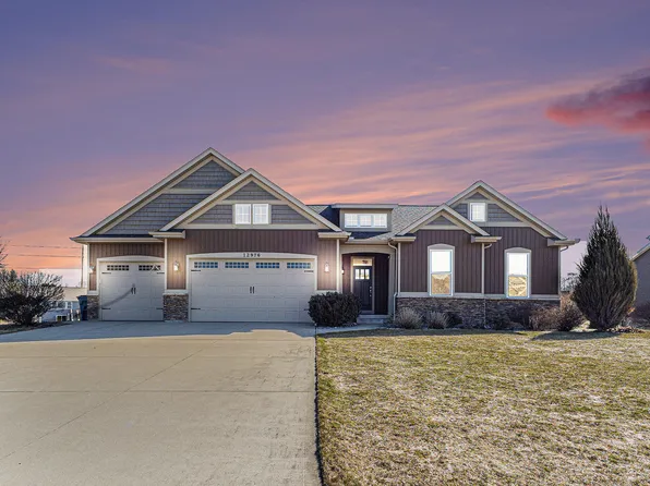 12976 Sweetbriar Dr, Grand Haven, MI 49417