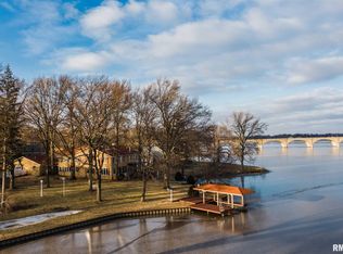 58 N Fox Mill Ln, Springfield, IL 62712