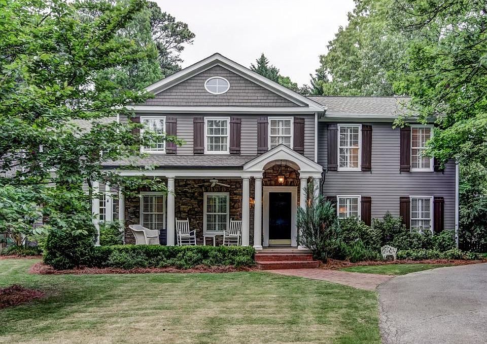 2nd image of 3241 Circle Oaks Dr SE