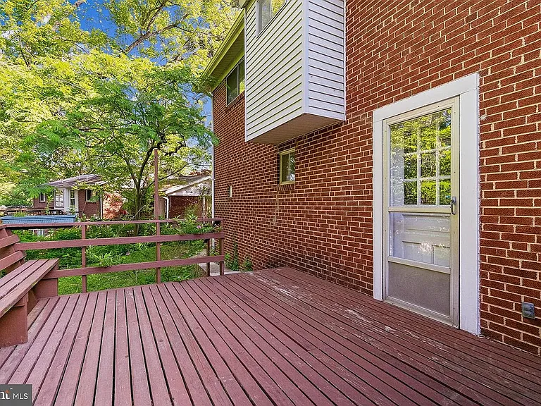 7608 Wellesley Dr — Photo 30
