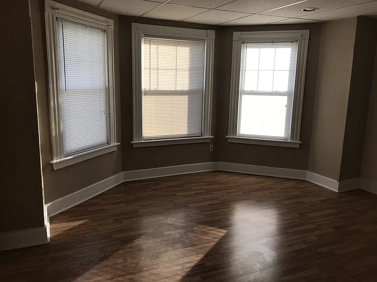 39 Pine St #2 — Photo 5