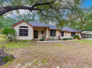 125 Omalley Dr, Floresville, TX 78114