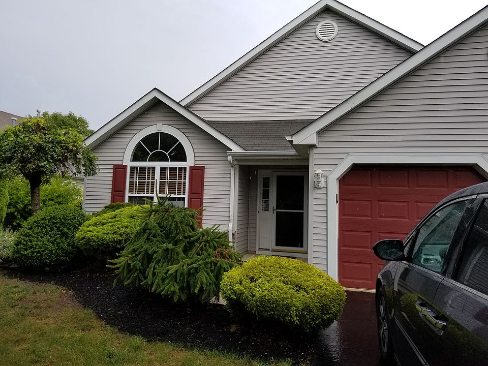 1st image of 102 Skyline Dr