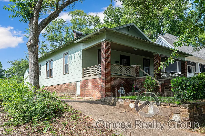 3 bed, 1.0 bath, 1706 sqft, $1,650 — Photo 2