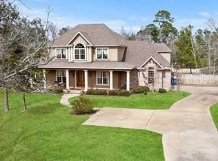 8100 Clamshell Ave, Ocean Springs, MS 39564