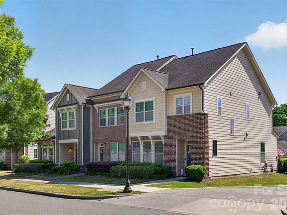 3rd image of 3841 Willow Green Pl