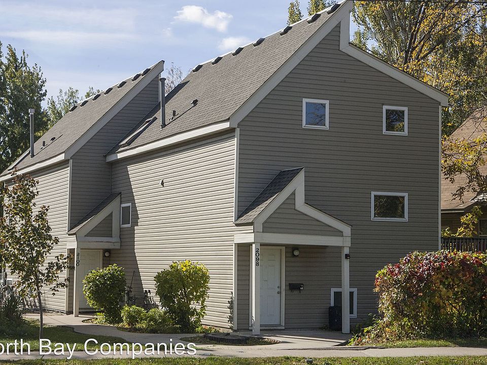 1st image of 2098 2100 Como Ave #3